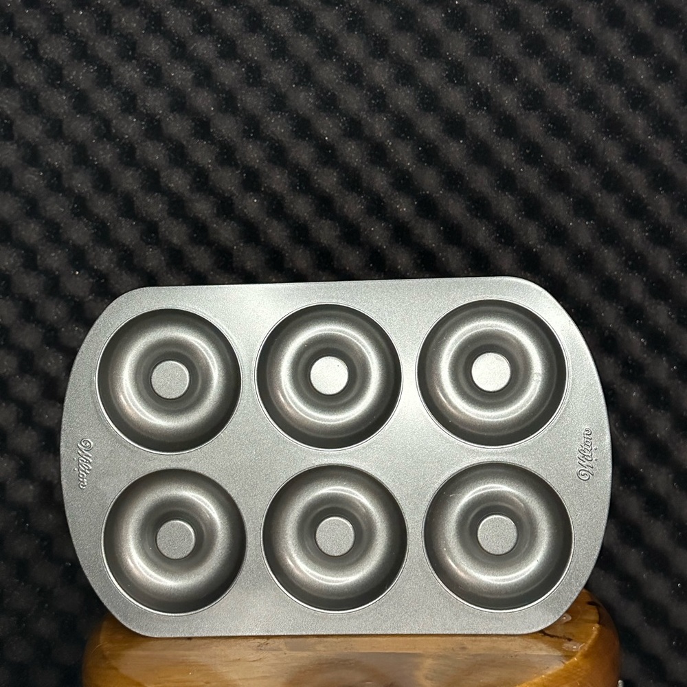Wilton Donut Pan- 6ct